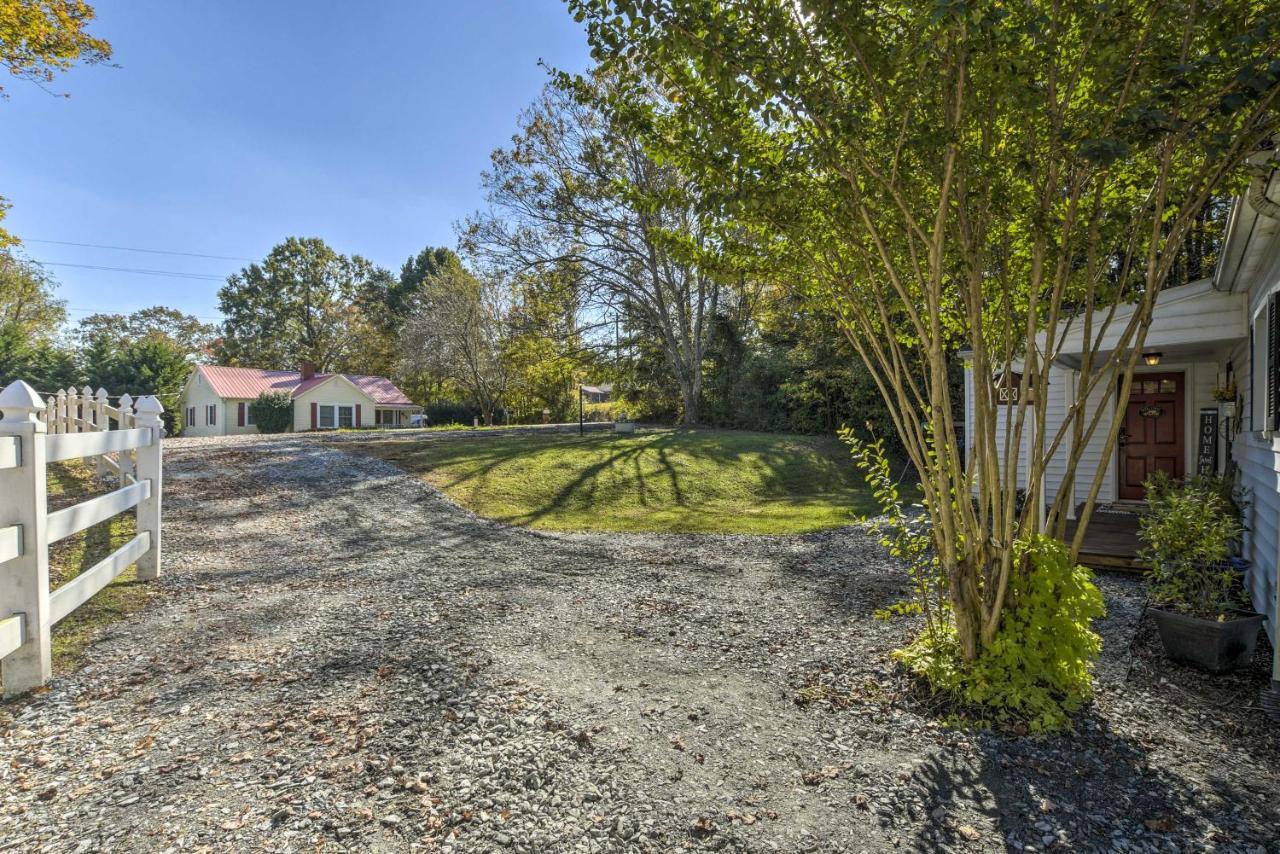Peaceful Renovated Home With Deck On Half Acre! Asheboro Εξωτερικό φωτογραφία