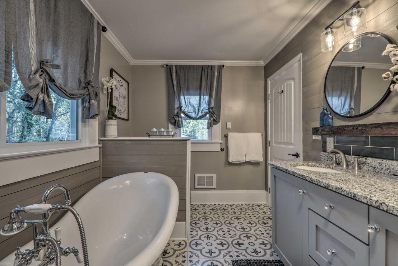 Peaceful Renovated Home With Deck On Half Acre! Asheboro Εξωτερικό φωτογραφία