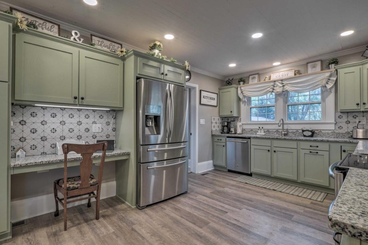 Peaceful Renovated Home With Deck On Half Acre! Asheboro Εξωτερικό φωτογραφία